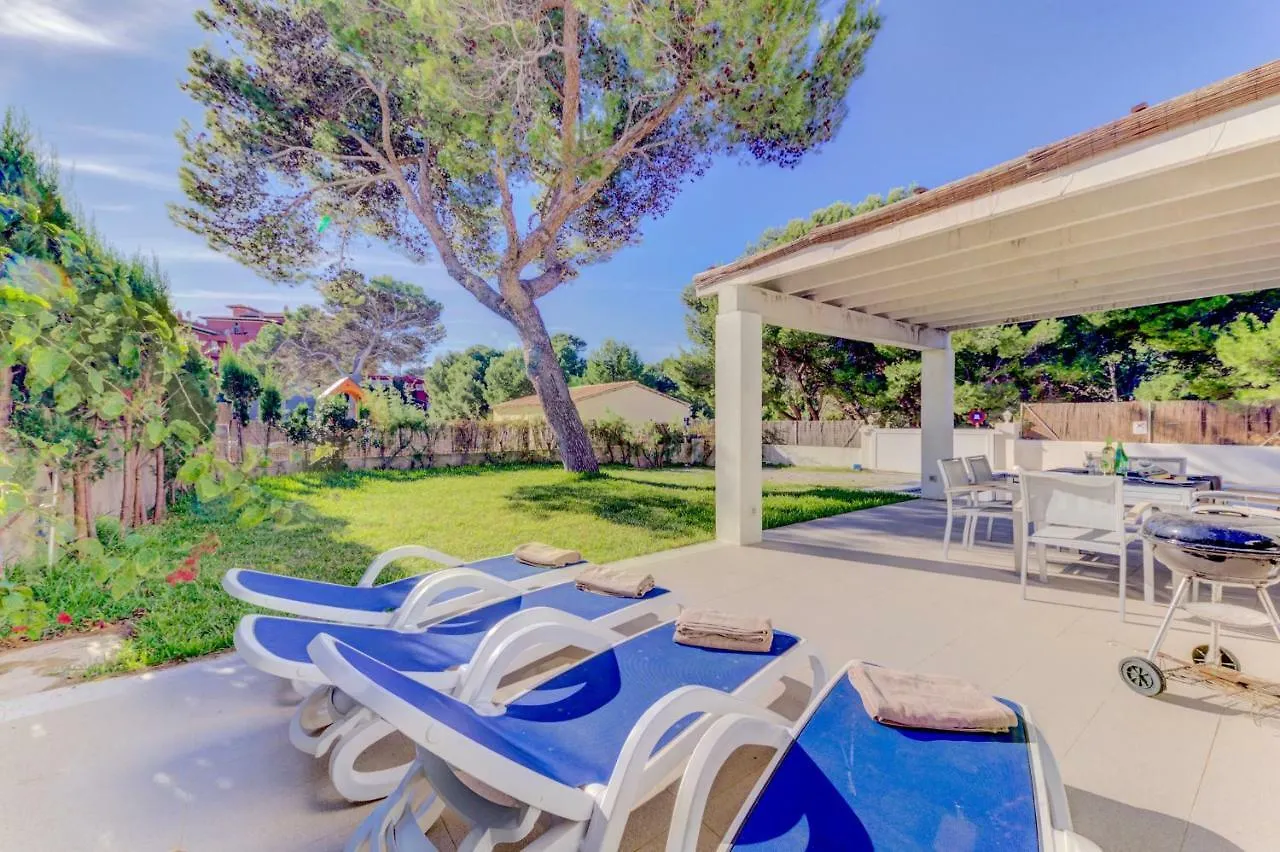 Beach Villa Pins By Sealand Villas Cala de Sant Vicenc Spanje